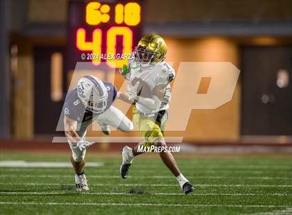 Thumbnail 1 in Central Catholic vs. Holy Cross photogallery.