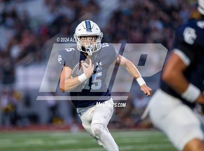 Thumbnail 1 in Central Catholic vs. Holy Cross photogallery.