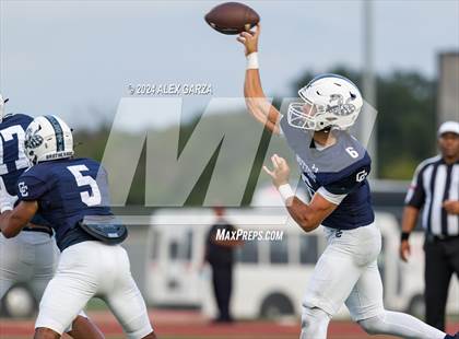 Thumbnail 1 in Central Catholic vs. Holy Cross photogallery.