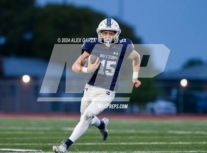 Thumbnail 3 in Central Catholic vs. Holy Cross photogallery.