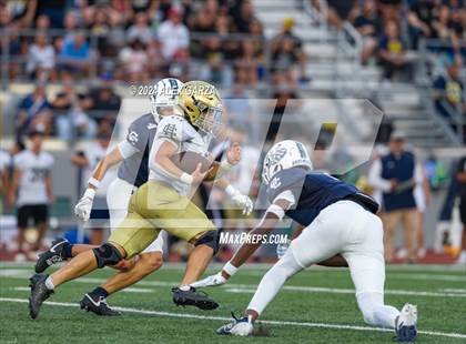 Thumbnail 3 in Central Catholic vs. Holy Cross photogallery.