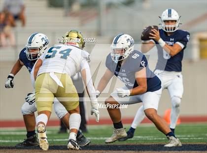 Thumbnail 2 in Central Catholic vs. Holy Cross photogallery.