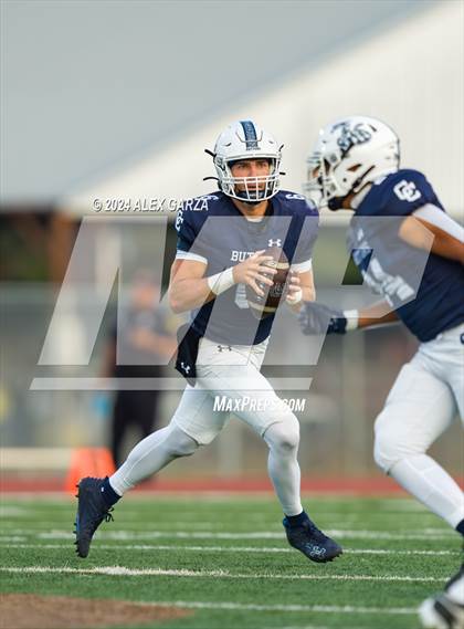 Thumbnail 1 in Central Catholic vs. Holy Cross photogallery.