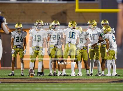 Thumbnail 3 in Central Catholic vs. Holy Cross photogallery.