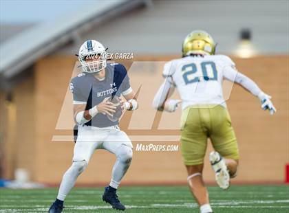 Thumbnail 3 in Central Catholic vs. Holy Cross photogallery.