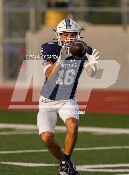 Thumbnail 2 in Central Catholic vs. Holy Cross photogallery.