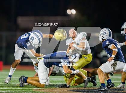 Thumbnail 1 in Central Catholic vs. Holy Cross photogallery.