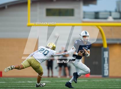 Thumbnail 1 in Central Catholic vs. Holy Cross photogallery.