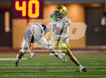 Thumbnail 2 in Central Catholic vs. Holy Cross photogallery.