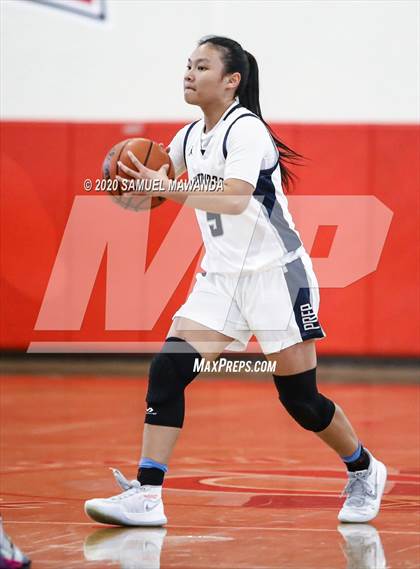 Thumbnail 1 in Saugus vs. Flintridge Prep (West Coast Holiday Festival) photogallery.