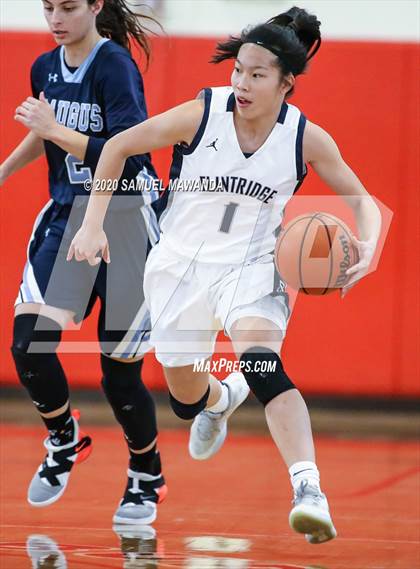 Thumbnail 2 in Saugus vs. Flintridge Prep (West Coast Holiday Festival) photogallery.