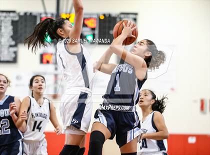 Thumbnail 3 in Saugus vs. Flintridge Prep (West Coast Holiday Festival) photogallery.