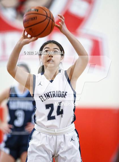 Thumbnail 3 in Saugus vs. Flintridge Prep (West Coast Holiday Festival) photogallery.