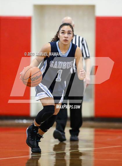 Thumbnail 3 in Saugus vs. Flintridge Prep (West Coast Holiday Festival) photogallery.