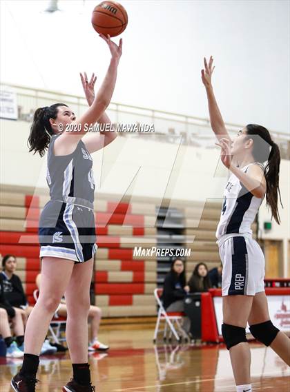 Thumbnail 3 in Saugus vs. Flintridge Prep (West Coast Holiday Festival) photogallery.