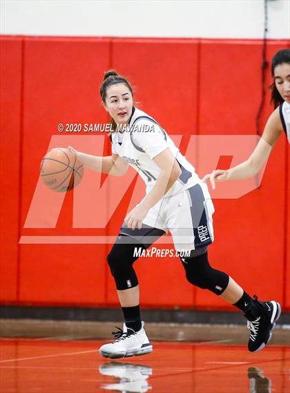 Thumbnail 3 in Saugus vs. Flintridge Prep (West Coast Holiday Festival) photogallery.