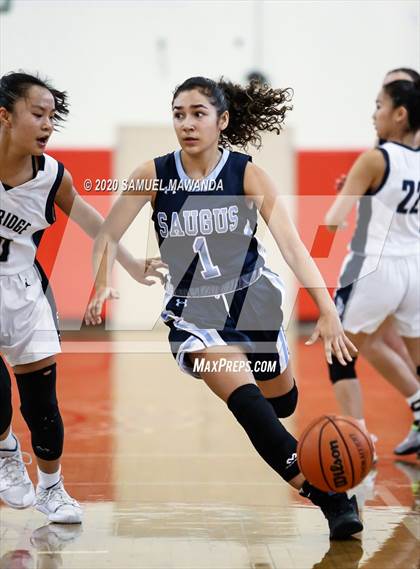 Thumbnail 3 in Saugus vs. Flintridge Prep (West Coast Holiday Festival) photogallery.