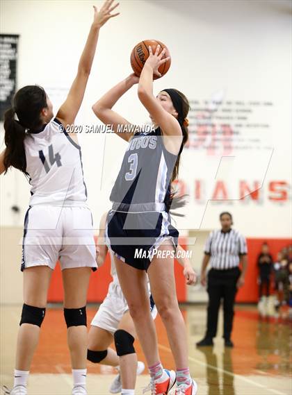 Thumbnail 2 in Saugus vs. Flintridge Prep (West Coast Holiday Festival) photogallery.