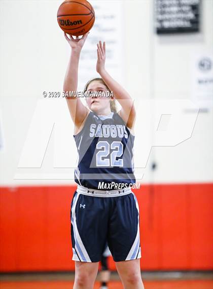 Thumbnail 3 in Saugus vs. Flintridge Prep (West Coast Holiday Festival) photogallery.