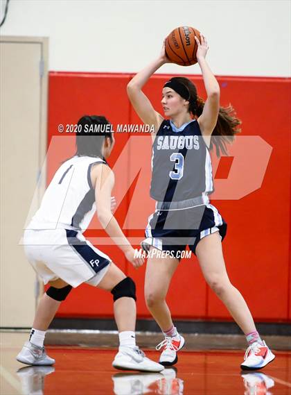 Thumbnail 1 in Saugus vs. Flintridge Prep (West Coast Holiday Festival) photogallery.
