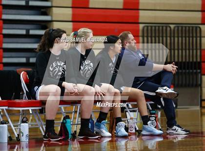 Thumbnail 2 in Saugus vs. Flintridge Prep (West Coast Holiday Festival) photogallery.