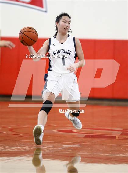 Thumbnail 2 in Saugus vs. Flintridge Prep (West Coast Holiday Festival) photogallery.