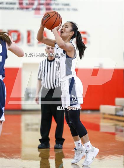 Thumbnail 2 in Saugus vs. Flintridge Prep (West Coast Holiday Festival) photogallery.