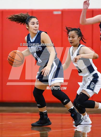 Thumbnail 1 in Saugus vs. Flintridge Prep (West Coast Holiday Festival) photogallery.