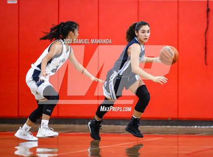 Thumbnail 3 in Saugus vs. Flintridge Prep (West Coast Holiday Festival) photogallery.
