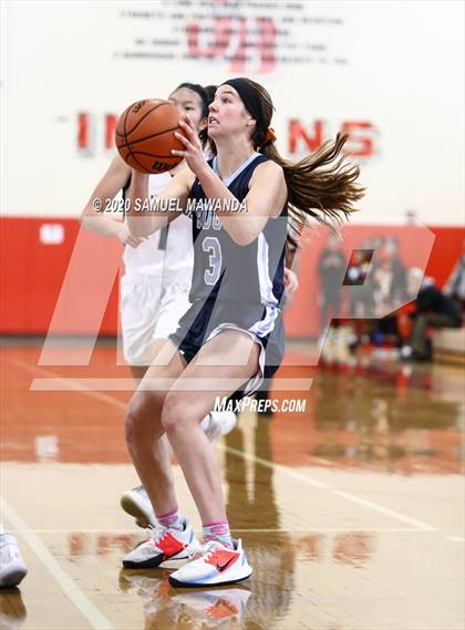 Thumbnail 1 in Saugus vs. Flintridge Prep (West Coast Holiday Festival) photogallery.