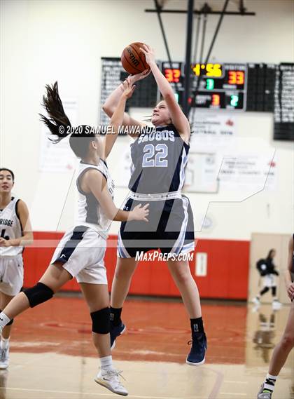 Thumbnail 1 in Saugus vs. Flintridge Prep (West Coast Holiday Festival) photogallery.