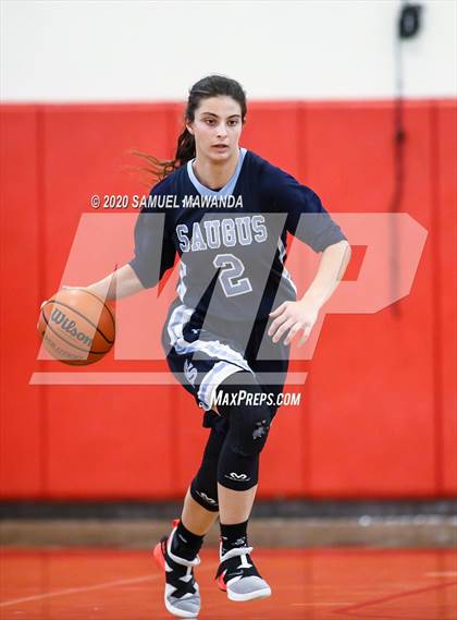 Thumbnail 2 in Saugus vs. Flintridge Prep (West Coast Holiday Festival) photogallery.