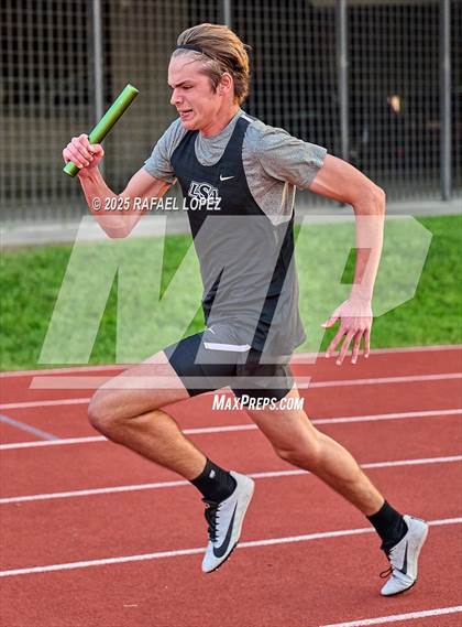 Thumbnail 3 in Eagle No Tax Relays (4x200M) photogallery.
