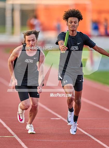 Thumbnail 3 in Eagle No Tax Relays (4x200M) photogallery.