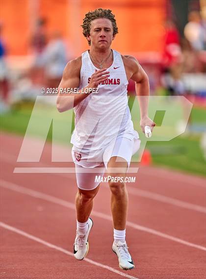 Thumbnail 1 in Eagle No Tax Relays (4x200M) photogallery.