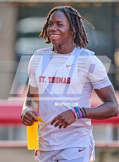 Thumbnail 2 in Eagle No Tax Relays (4x200M) photogallery.