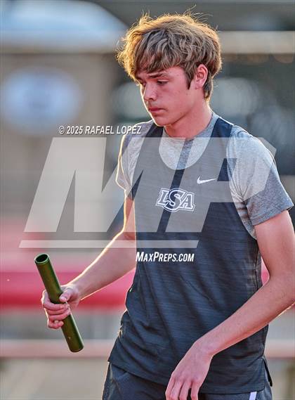 Thumbnail 3 in Eagle No Tax Relays (4x200M) photogallery.