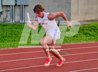 Thumbnail 1 in Eagle No Tax Relays (4x200M) photogallery.