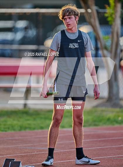 Thumbnail 3 in Eagle No Tax Relays (4x200M) photogallery.