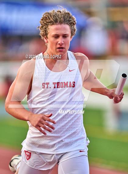 Thumbnail 2 in Eagle No Tax Relays (4x200M) photogallery.