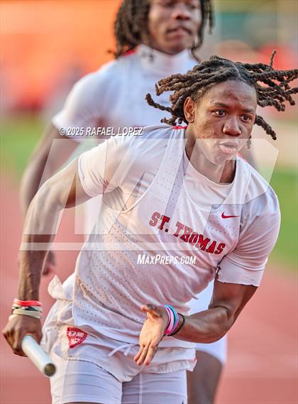 Thumbnail 2 in Eagle No Tax Relays (4x200M) photogallery.