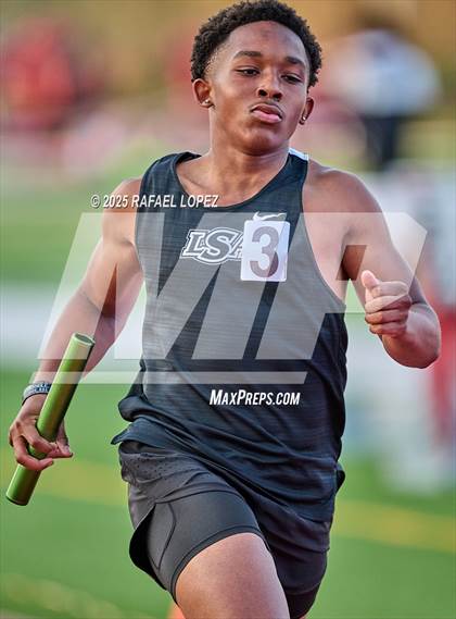 Thumbnail 1 in Eagle No Tax Relays (4x200M) photogallery.