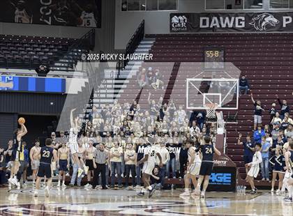 Thumbnail 1 in Althoff Catholic vs. Teutopolis (IHSA Class 2A Super-Sectionals) photogallery.
