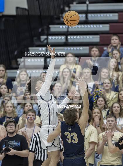 Thumbnail 3 in Althoff Catholic vs. Teutopolis (IHSA Class 2A Super-Sectionals) photogallery.