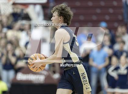 Thumbnail 2 in Althoff Catholic vs. Teutopolis (IHSA Class 2A Super-Sectionals) photogallery.
