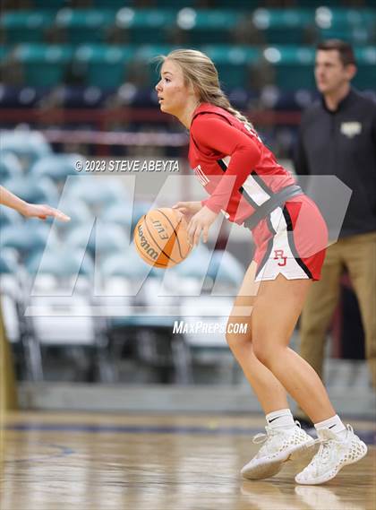 Thumbnail 3 in Regis Jesuit vs. Monarch (CHSAA 6A Great 8) photogallery.