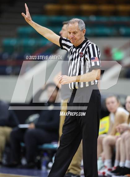 Thumbnail 2 in Regis Jesuit vs. Monarch (CHSAA 6A Great 8) photogallery.