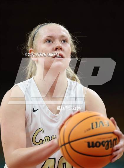 Thumbnail 3 in Regis Jesuit vs. Monarch (CHSAA 6A Great 8) photogallery.