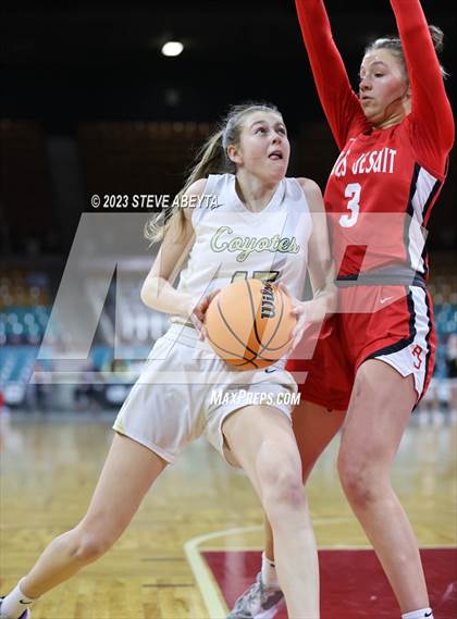 Thumbnail 2 in Regis Jesuit vs. Monarch (CHSAA 6A Great 8) photogallery.