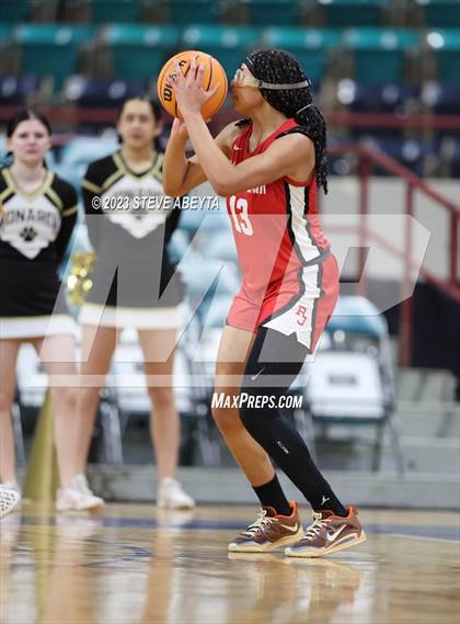 Thumbnail 3 in Regis Jesuit vs. Monarch (CHSAA 6A Great 8) photogallery.